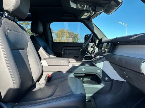 Used 2023 Land Rover Defender 90 S image 19