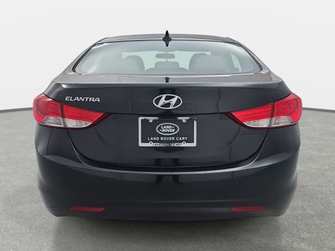 Used 2013 Hyundai Elantra GLS w/ Preferred Pkg image 6