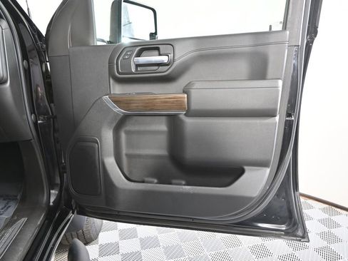 Used 2021 Chevrolet Silverado 2500 LT w/ Midnight Edition AWD/4WD image 13