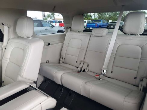 Used 2018 Lincoln Navigator Reserve w/ Technology Package image 13