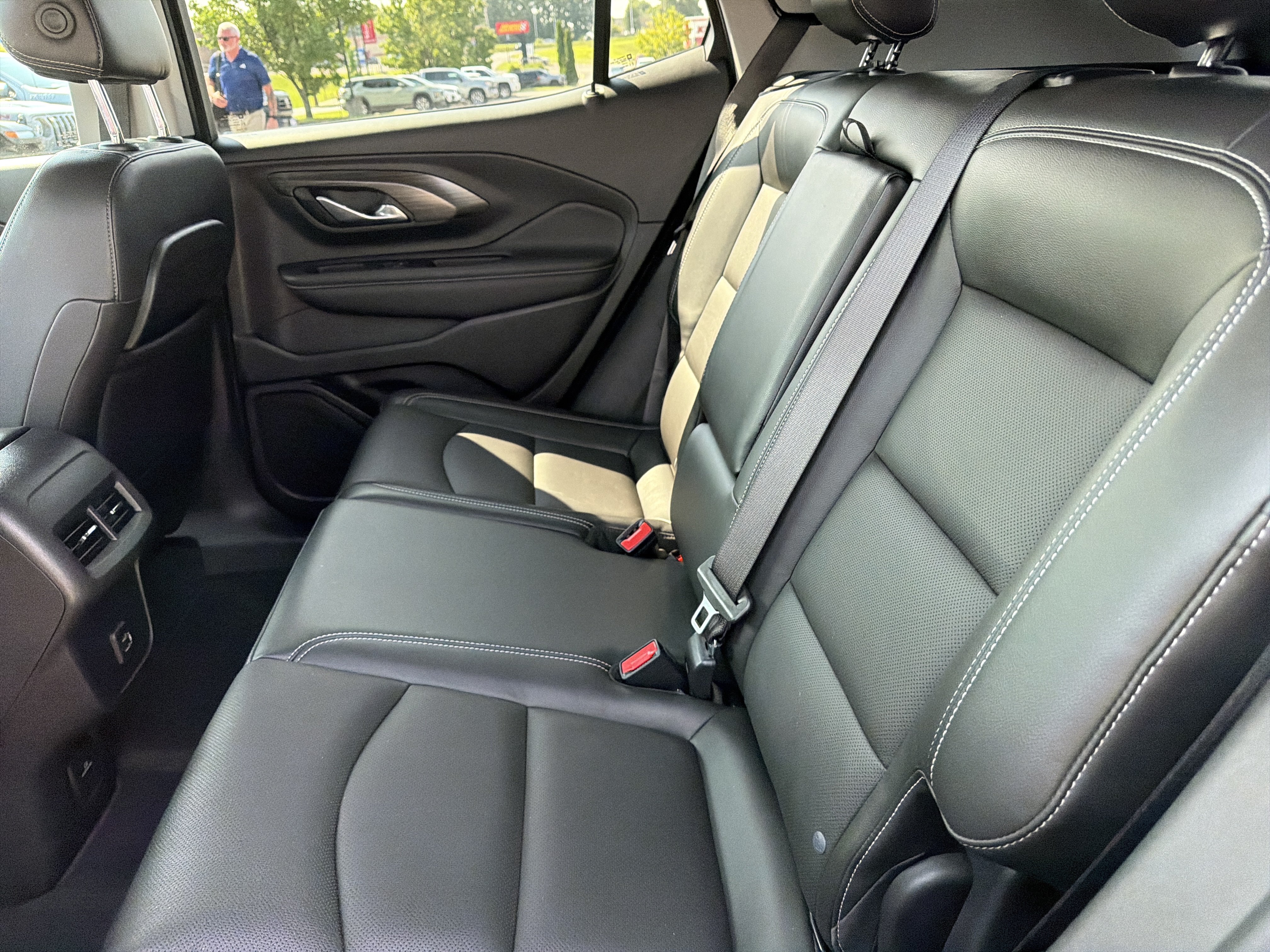 Used 2022 GMC Terrain SLT w/ Infotainment Package II AWD/4WD image 13