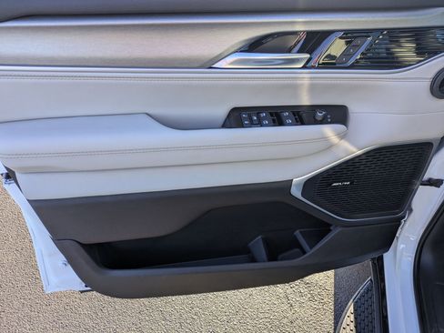 New 2026 Jeep Grand Wagoneer 2WD image 10