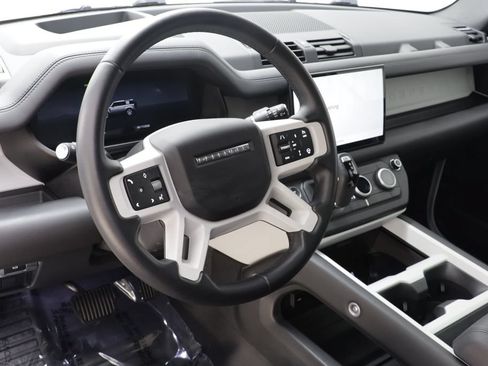 Certified 2025 Land Rover Defender 110 X-Dynamic SE AWD/4WD image 7