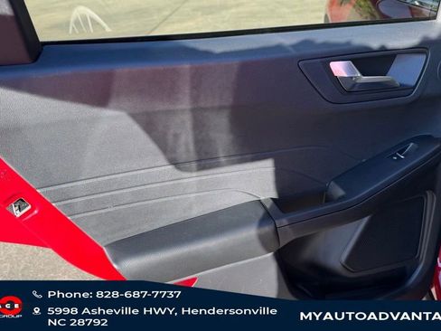 Used 2022 Ford Escape Titanium w/ Titanium Premium Package image 30