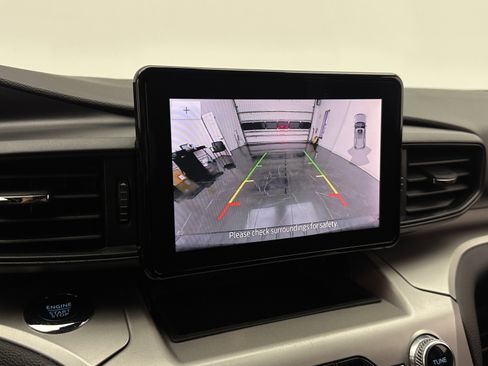 Used 2022 Ford Explorer XLT RWD image 17