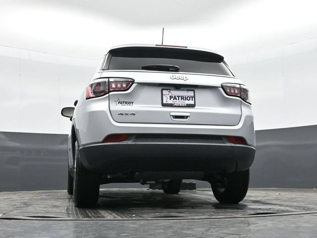 Used 2025 Jeep Compass Sport w/ Mopar Graphics Package AWD/4WD image 38