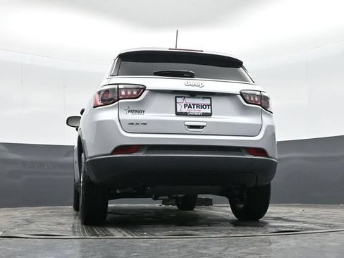 Used 2025 Jeep Compass Sport w/ Mopar Graphics Package AWD/4WD image 38