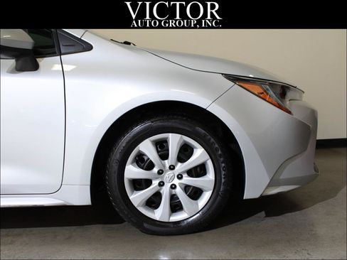 Used 2020 Toyota Corolla LE FWD image 14