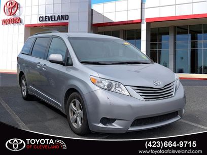 Used 2017 Toyota Sienna LE