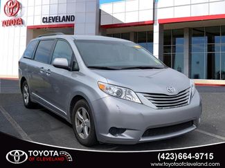 Used 2017 Toyota Sienna LE video 1