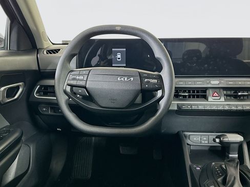 Used 2025 Kia K4 LXS image 18