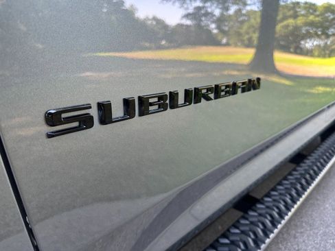 Used 2022 Chevrolet Suburban Z71 w/ Luxury Package AWD/4WD image 56