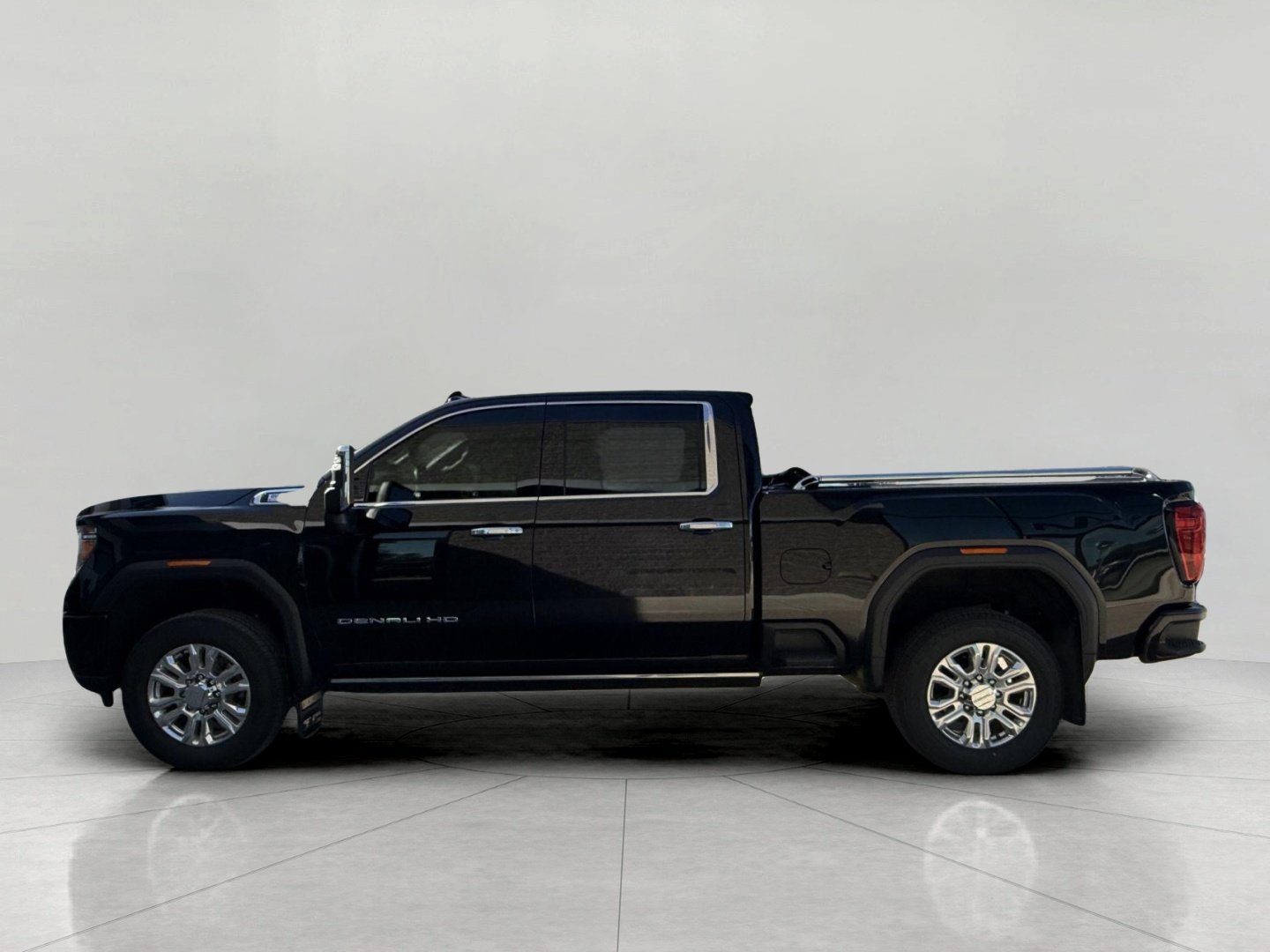 Used 2023 GMC Sierra 3500 Denali w/ Denali Black Diamond Edition AWD/4WD image 8