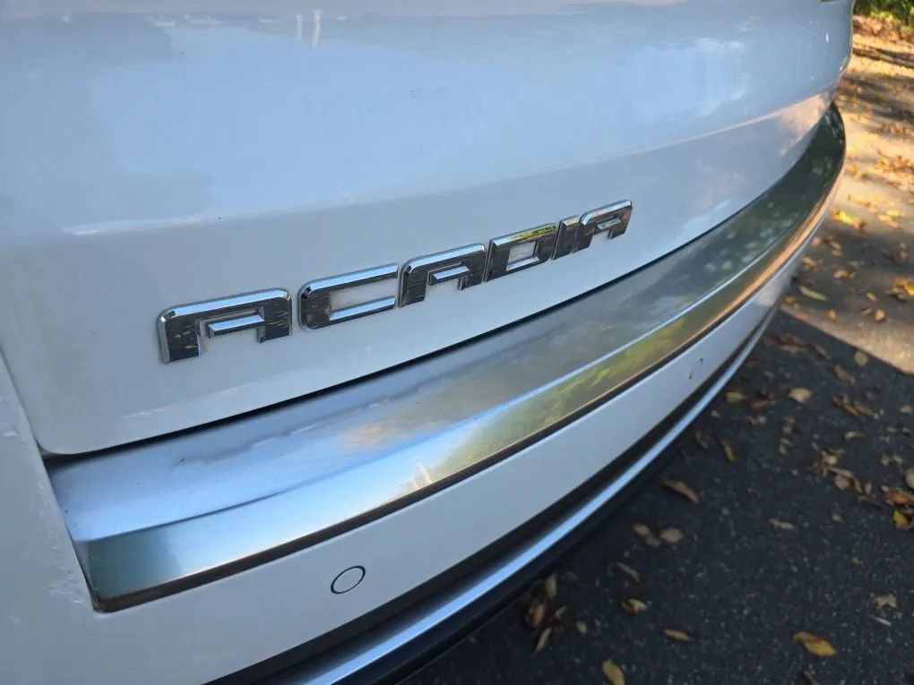 Used 2016 GMC Acadia SLE FWD image 11