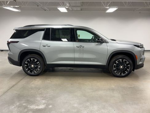 New 2026 Chevrolet Traverse LT w/ Sun and Wheel Package image 8