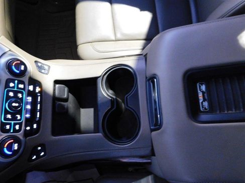 Used 2017 GMC Yukon XL SLT image 30