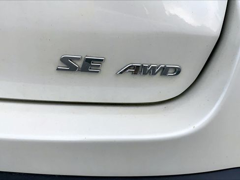 Used 2019 Toyota Highlander SE AWD/4WD image 10
