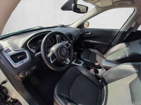 Used 2017 Jeep Compass Latitude w/ Popular Equipment Group FWD image 10
