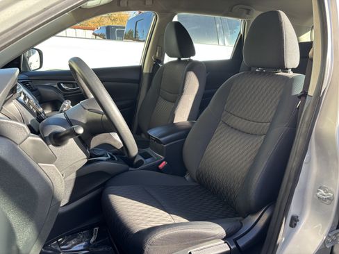 Used 2017 Nissan Rogue S image 16