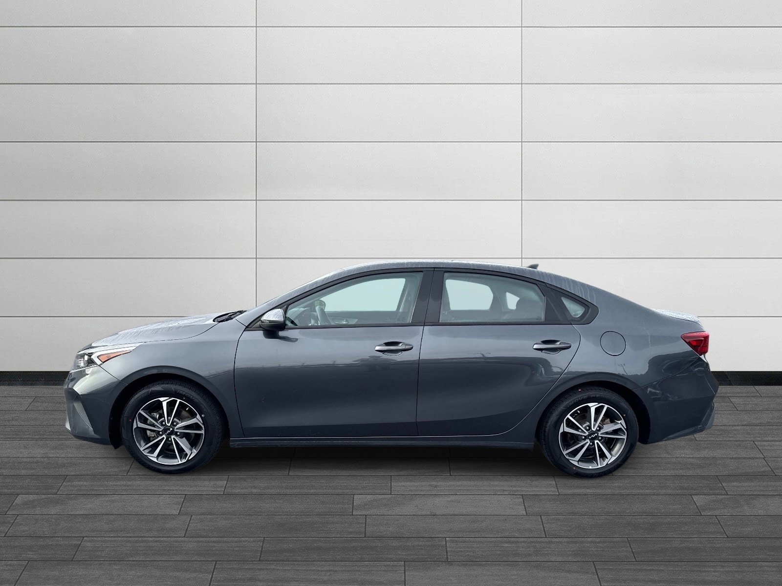 Used 2023 Kia Forte LXS FWD image 6