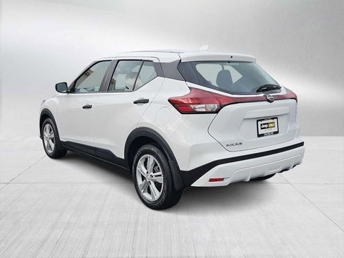 Used 2023 Nissan Kicks S image 6