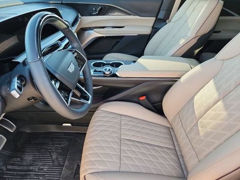 New 2026 Cadillac Lyriq Signature Sport w/ Nappa Leather Package AWD/4WD image 10