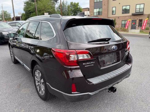 Used 2017 Subaru Outback 2.5i Touring AWD/4WD image 5