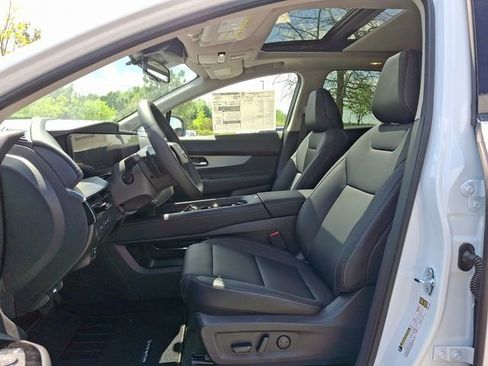 New 2025 Nissan Murano SL image 11