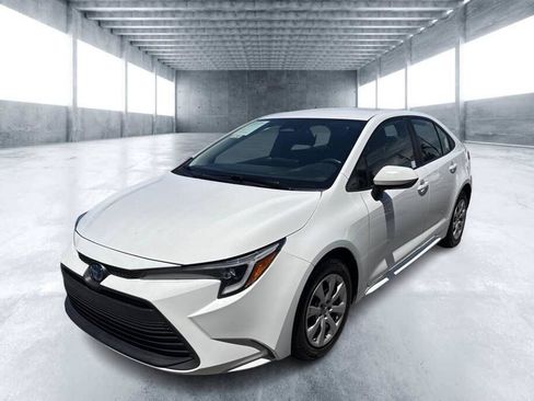 Used 2024 Toyota Corolla LE FWD image 1