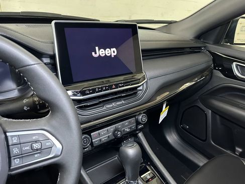 New 2026 Jeep Compass Limited w/ Sun, Sound & Navigation Group image 30