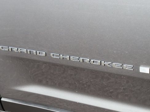 Used 2023 Jeep Grand Cherokee L Limited AWD/4WD image 49