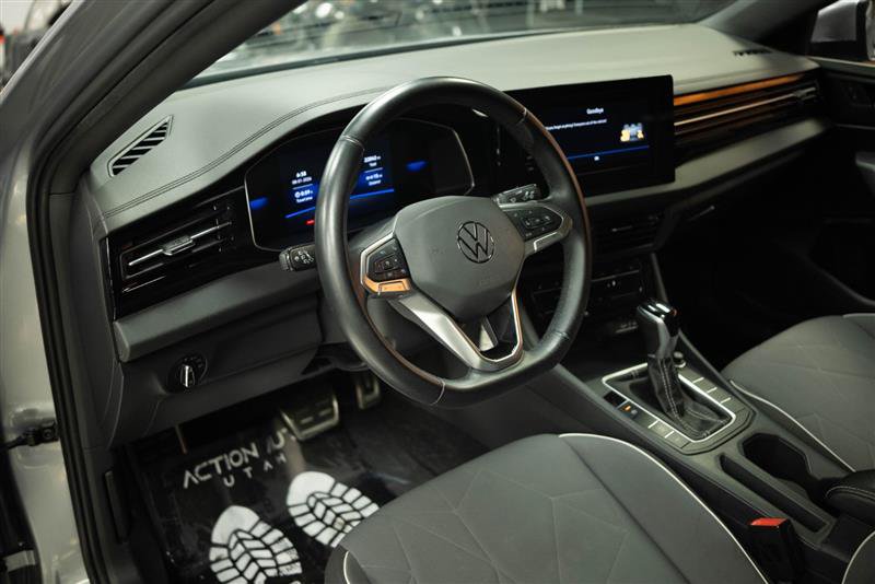Used 2025 Volkswagen Jetta Sport FWD image 9