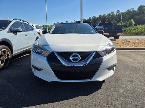Used 2017 Nissan Maxima Platinum image 2