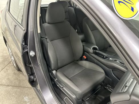 Used 2022 Honda HR-V LX image 17