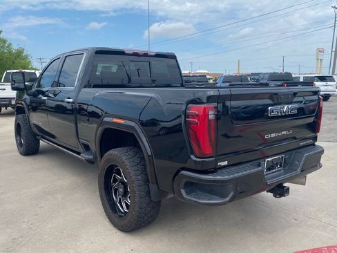Used 2024 GMC Sierra 2500 Denali Ultimate AWD/4WD image 3