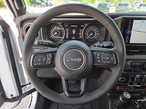 Used 2025 Jeep Wrangler Unlimited Rubicon AWD/4WD image 33