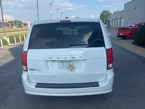 Used 2016 Dodge Grand Caravan SE FWD image 5