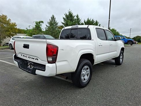 Certified 2022 Toyota Tacoma SR image 6