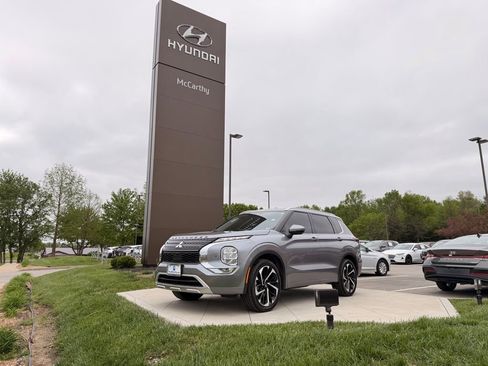 Used 2022 Mitsubishi Outlander SEL AWD/4WD image 1