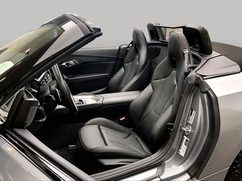 Used 2026 BMW Z4 M40i RWD image 8