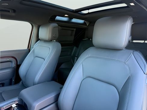 New 2026 Land Rover Defender 90 X-Dynamic SE AWD/4WD image 15