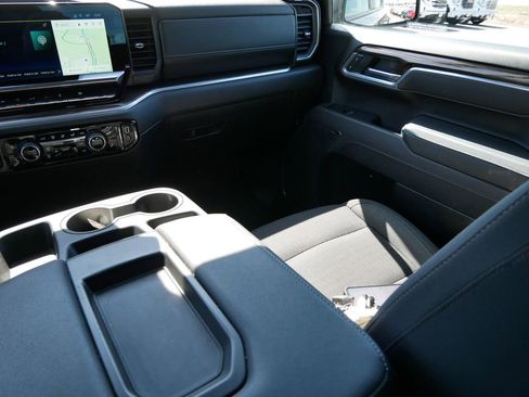 Used 2025 Chevrolet Silverado 1500 LT AWD/4WD image 20