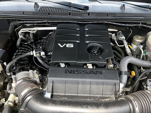 Used 2021 Nissan Frontier SV RWD image 10