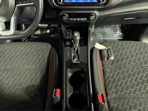 Used 2023 Nissan Kicks SR w/ Interior Electronics Package FWD image 13