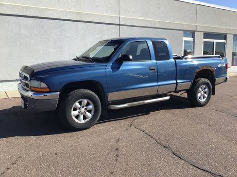 Used 2004 Dodge Dakota SLT AWD/4WD image 2