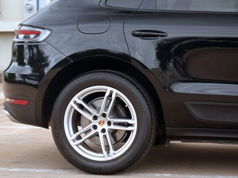 Used 2019 Porsche Macan AWD/4WD image 27