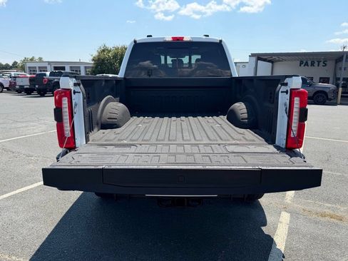 Used 2024 Ford F250 Lariat w/ Lariat Ultimate Package AWD/4WD image 5