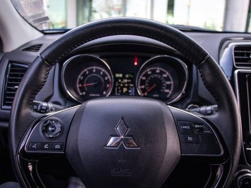 Used 2024 Mitsubishi Outlander Sport SE image 13