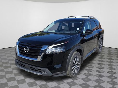 Used 2022 Nissan Pathfinder Platinum w/ Lighting Package (N92) AWD/4WD image 2