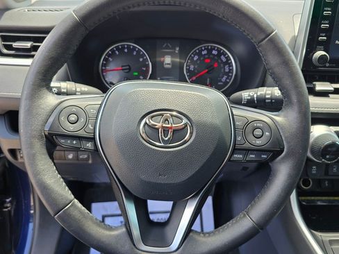 Used 2021 Toyota RAV4 XLE Premium FWD image 17
